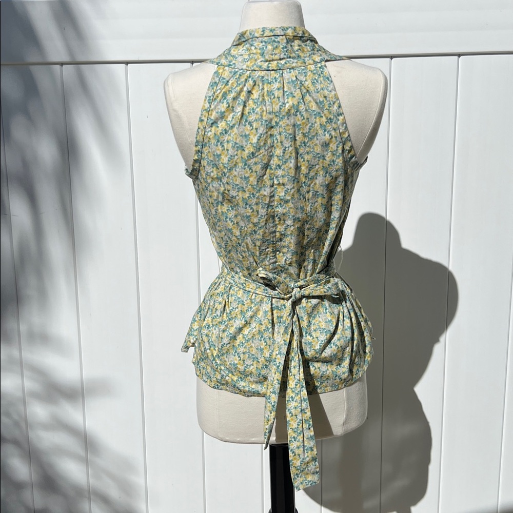 Talbots Yellow Blue Floral Peplum Blouse Sleeveless V Neck Tailored Top 2 - Picture 3 of 5